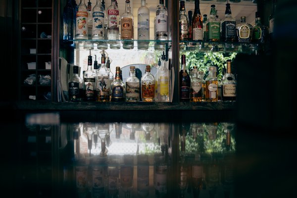 Alcohol Awareness Week 2026: how to deal with alcohol issues in the workplace