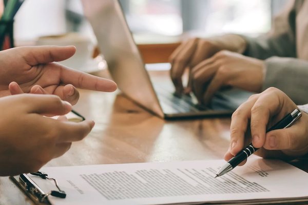 Signing documents in counterpart: what is required?